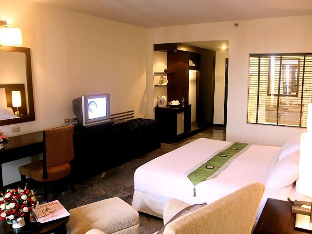 Фото Royal Lanna Hotel