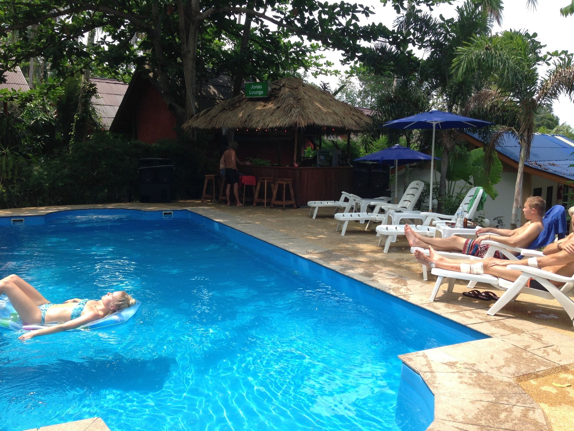 Фото Lonely Beach Pool Resort