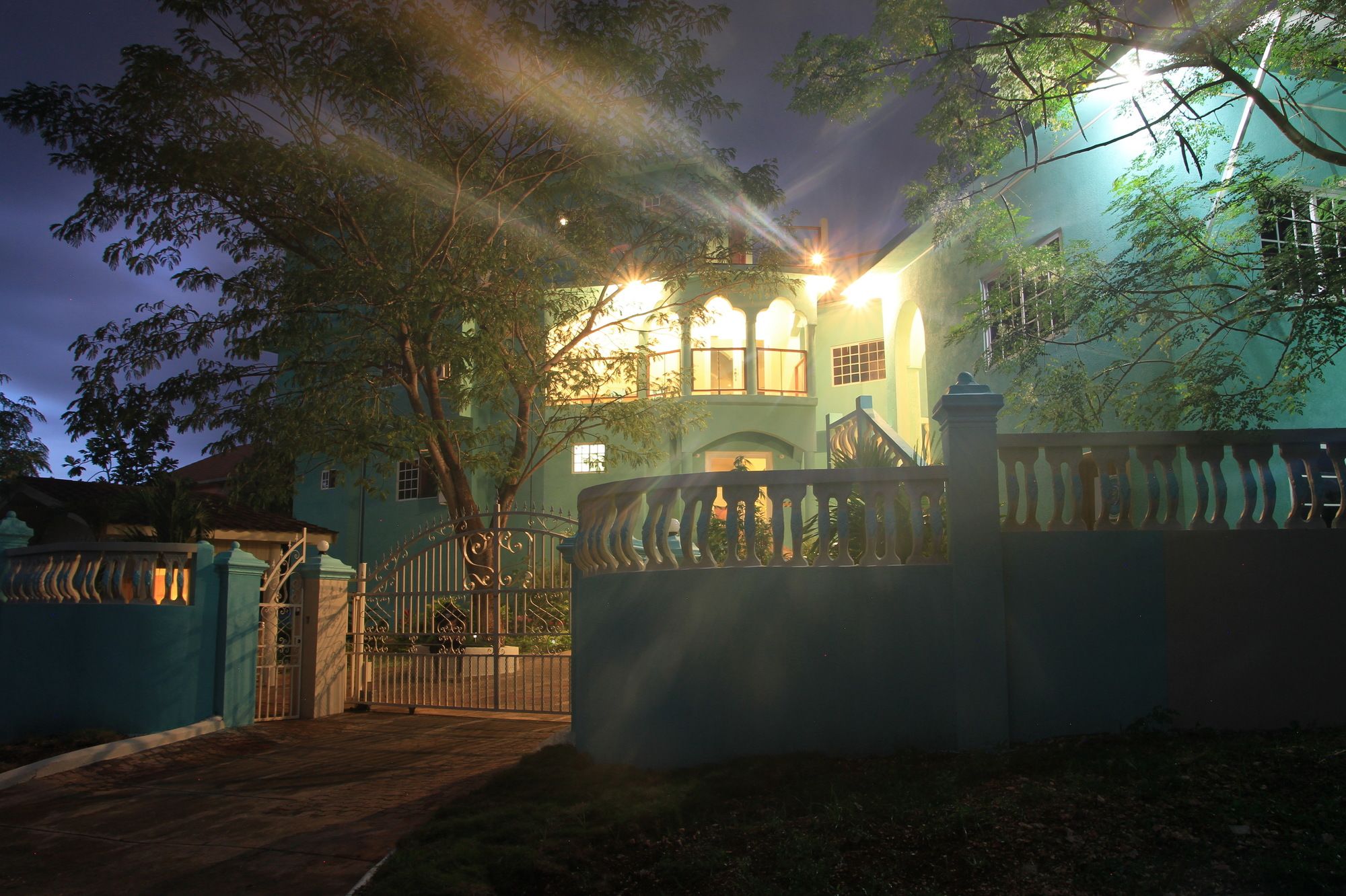 Фото Negril Sky Blue Resorts