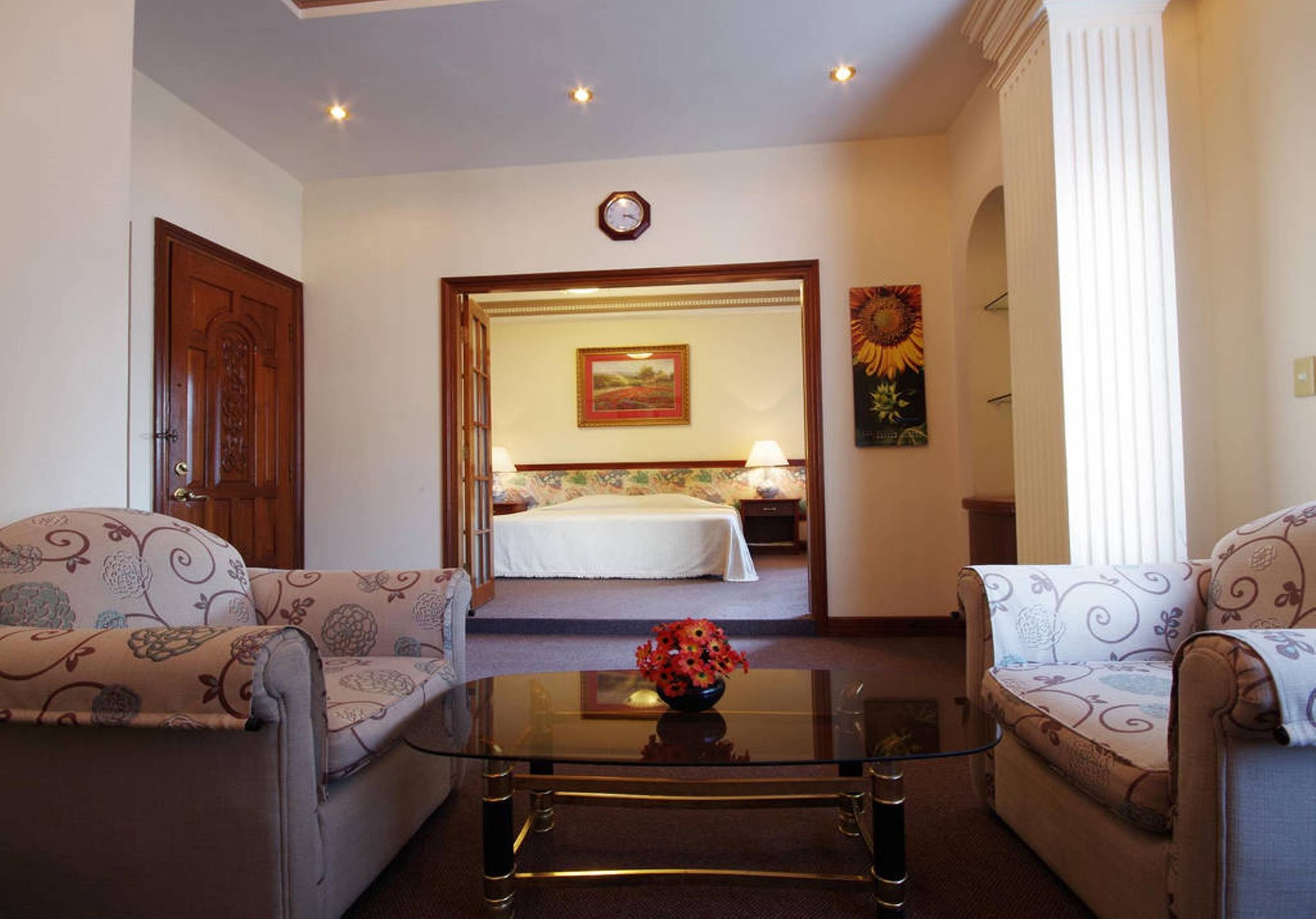 Фото The Spring Hotel