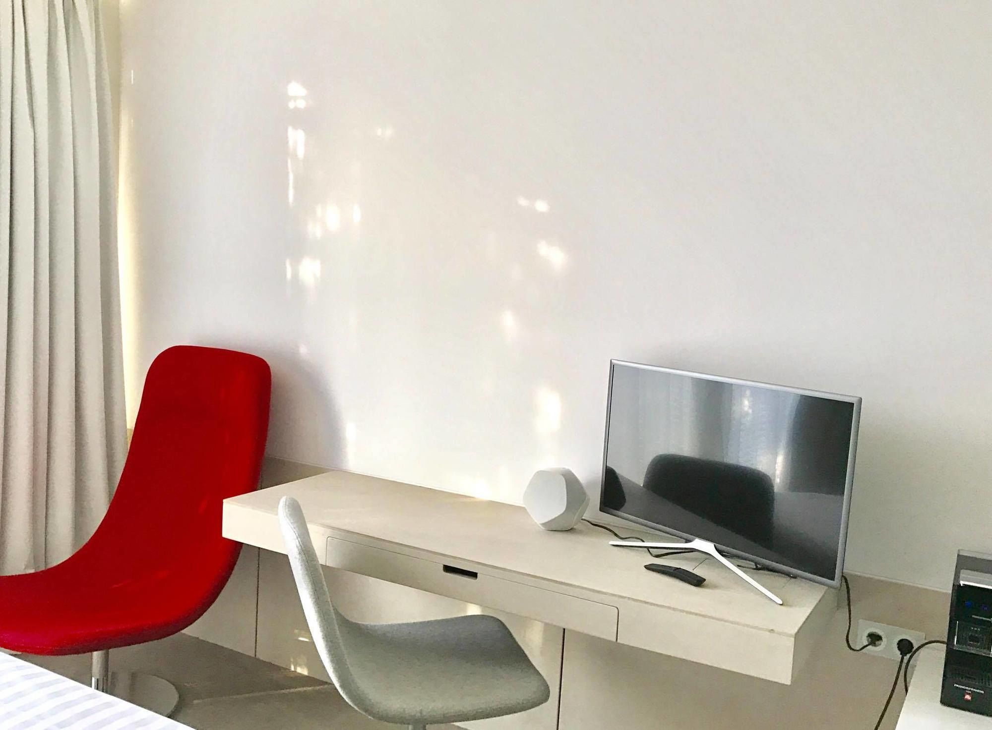 Фото The Grove Design Hotel