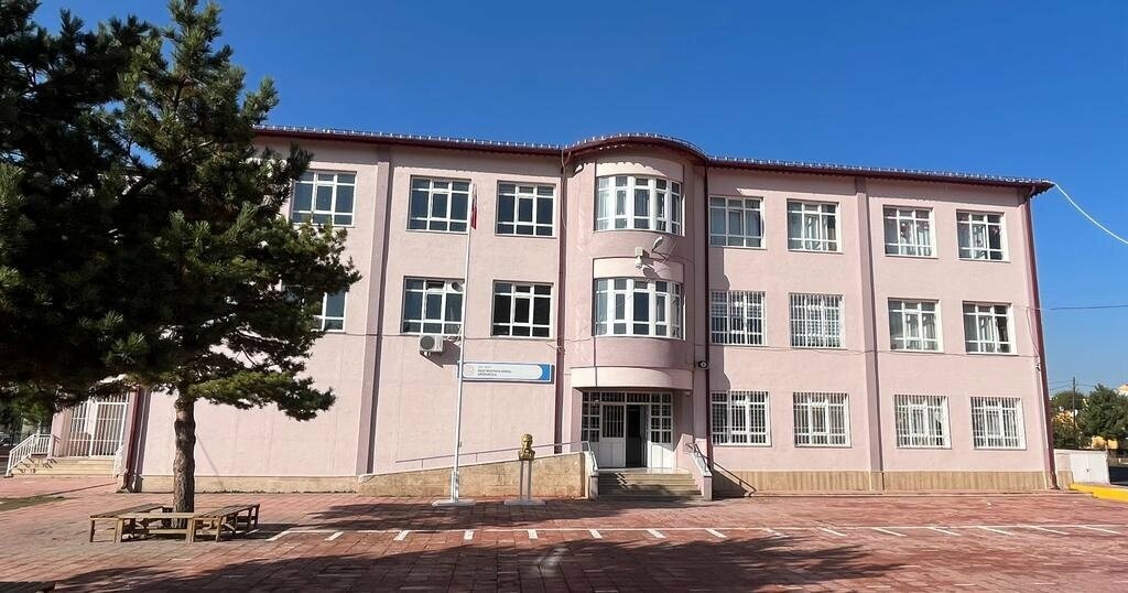 School Gazi Mustafa Kemal Secondary School, Sivas, photo