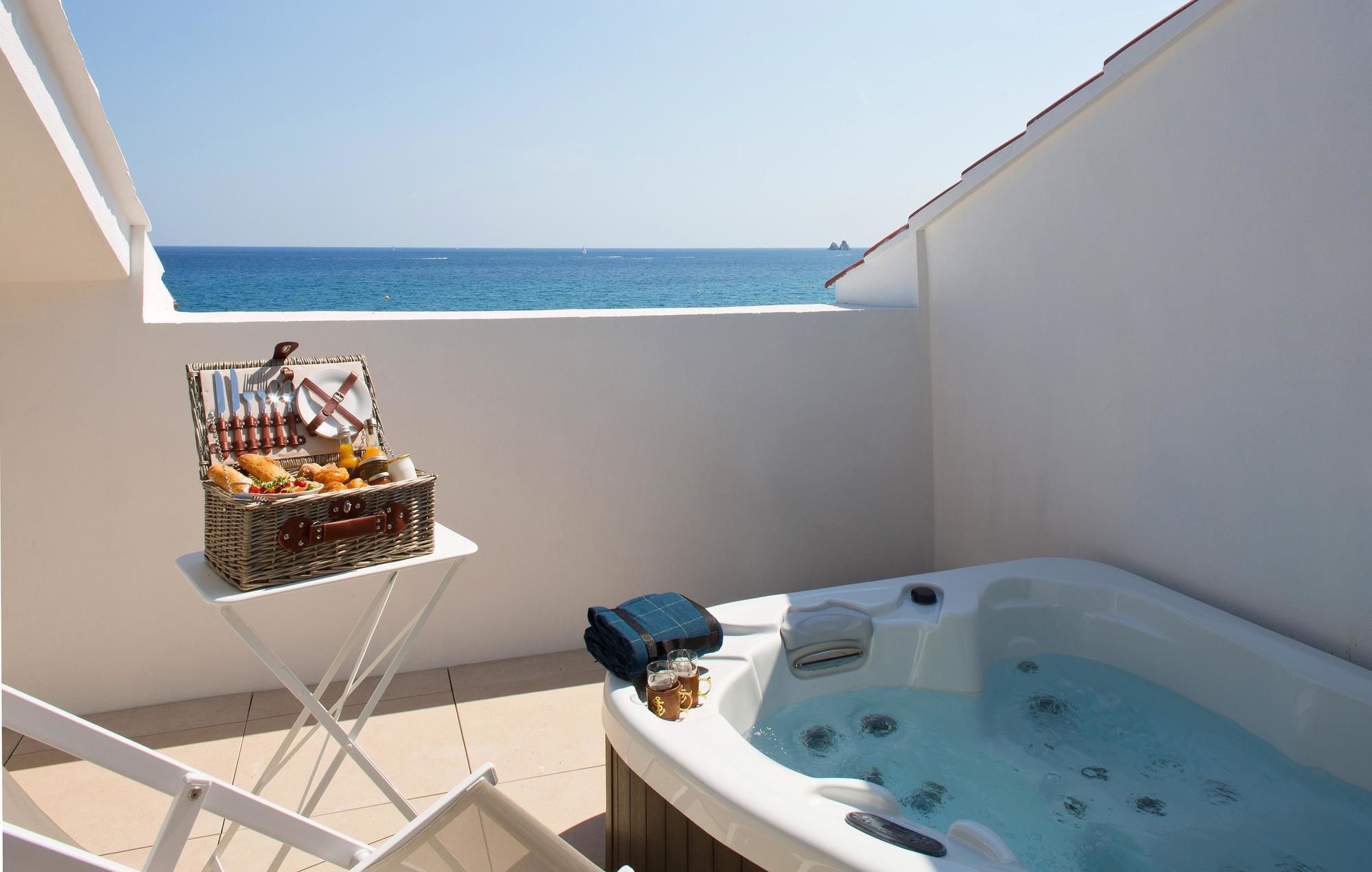 Фото Grand Hotel des Sablettes Plage, Curio Collection by Hilton