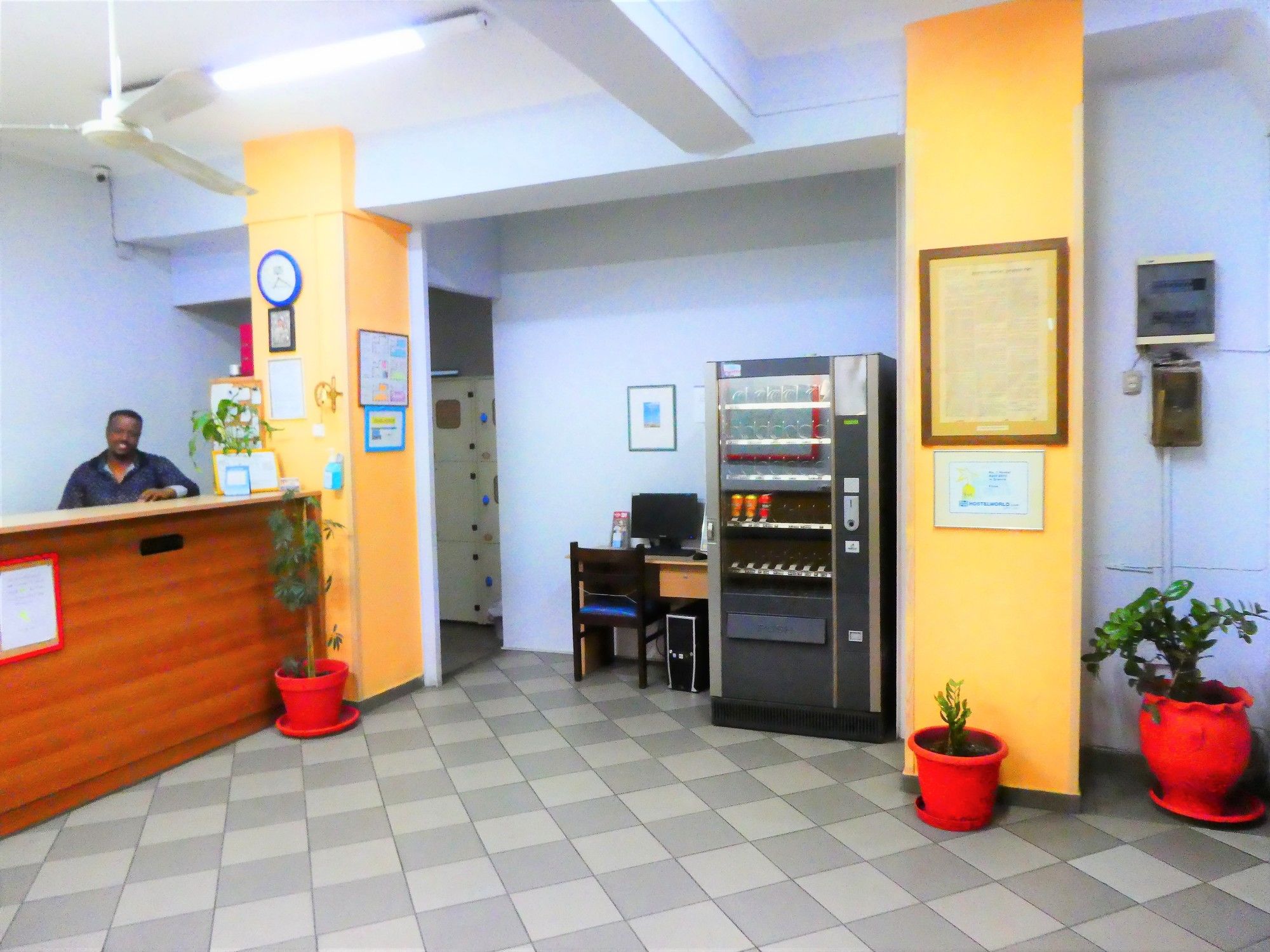 Фото Fivos Hotel - Hostel