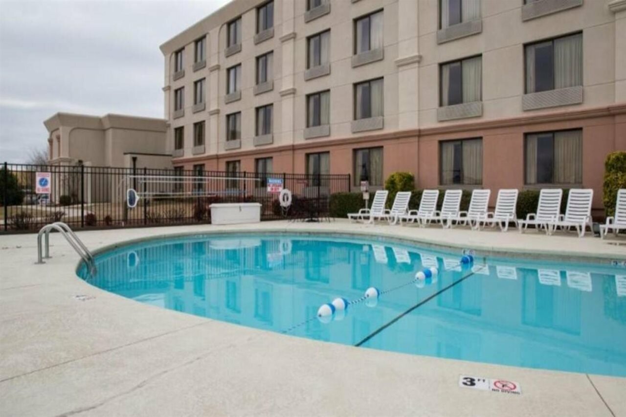 Фото BridgePointe Hotel & Marina