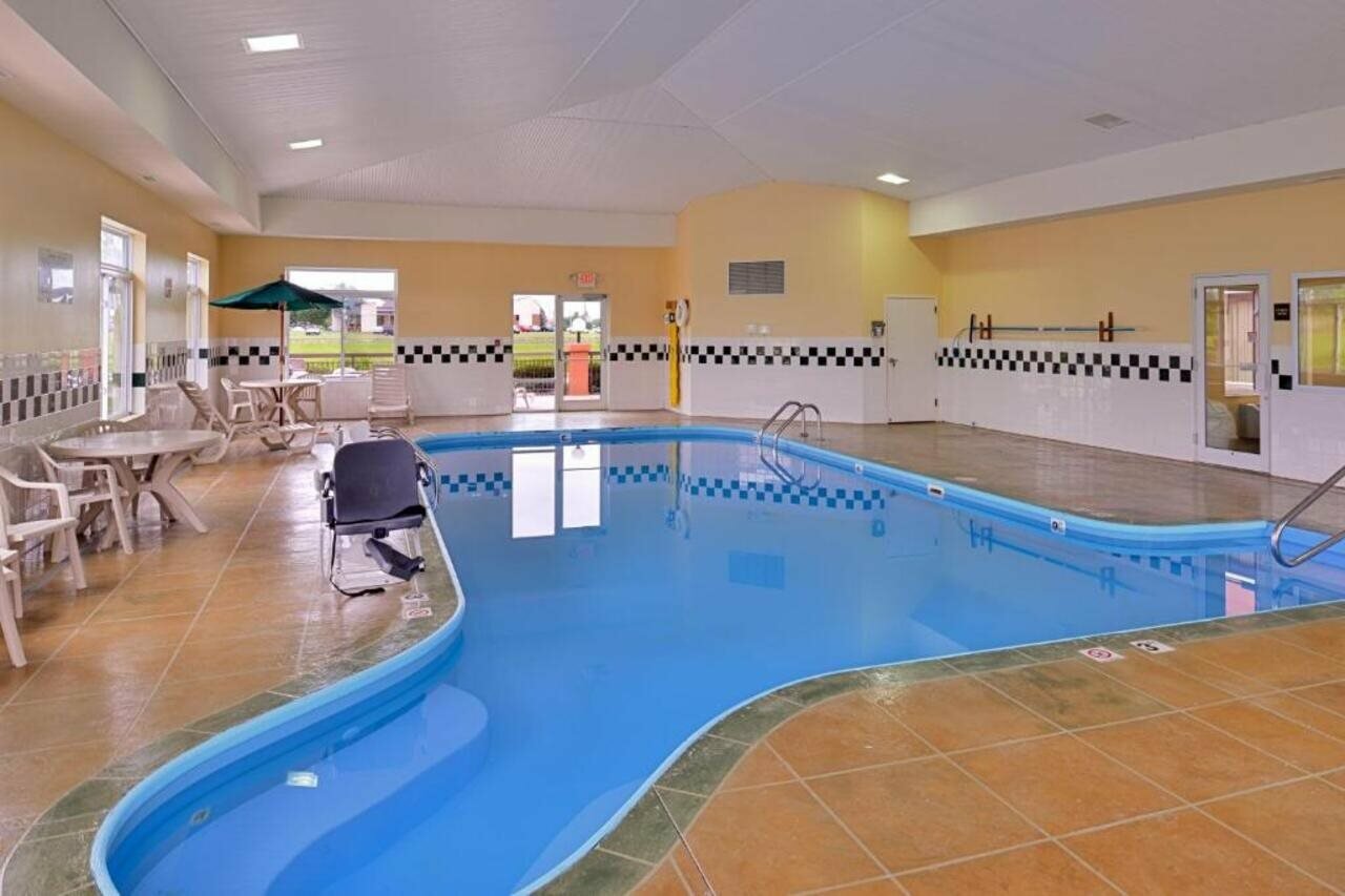 Фото Red Roof Inn Clyde