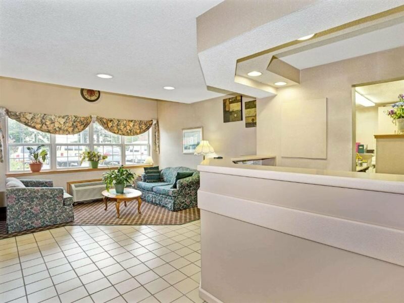 Фото Microtel Inn by Wyndham Raleigh Durham Airport