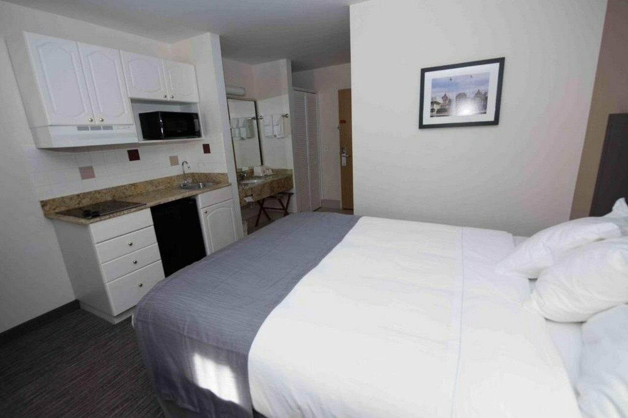 Фото Best Western New Baltimore Inn