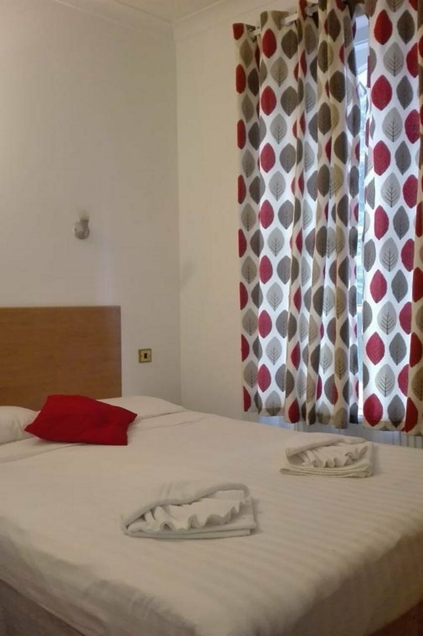 Фото Whiteleaf Hotel