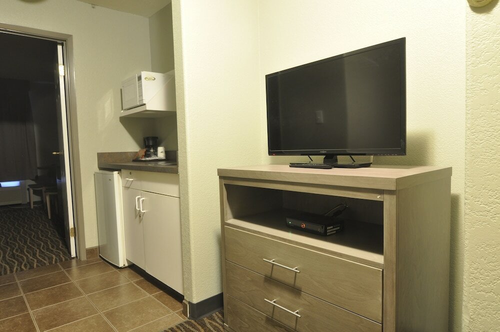 Фото Super 8 by Wyndham Revelstoke Bc