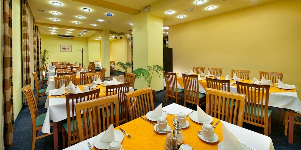 Фото Hotel Henrietta