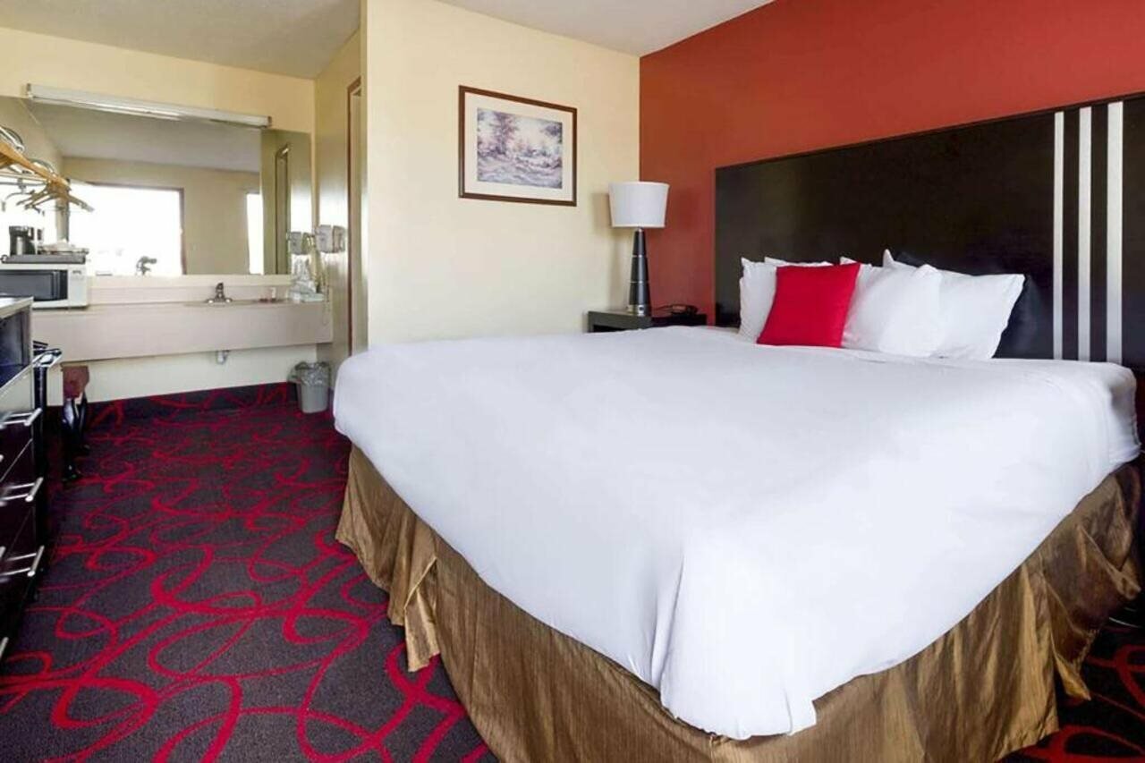 Фото Travelodge by Wyndham Richmond In