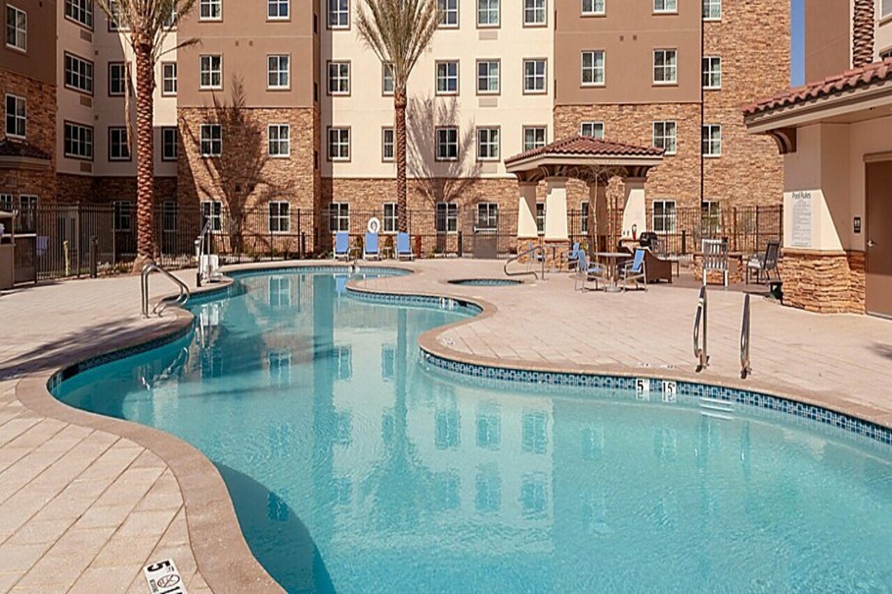 Фото Holiday Inn Express & Suites Phoenix East - Gilbert, an Ihg Hotel