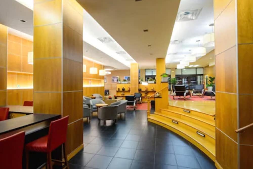 Фото Metro Points Hotel