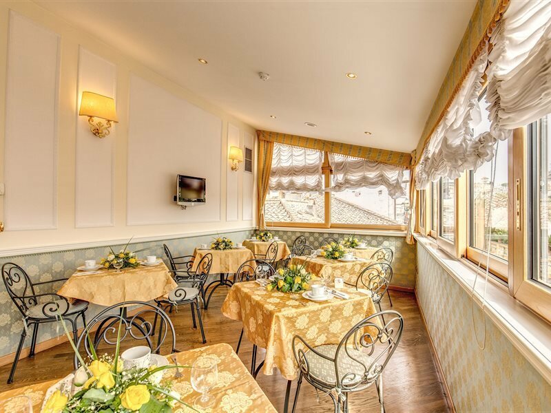 Фото Hotel La Lumiere di Piazza di Spagna