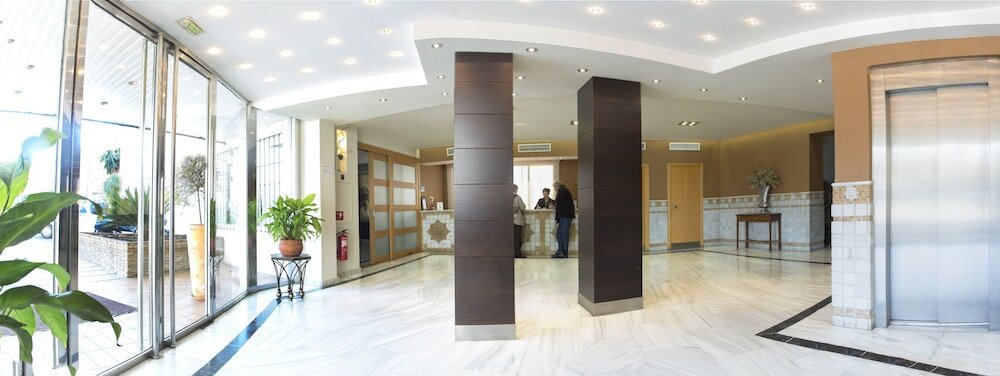 Фото Oasis Cordoba Hotel