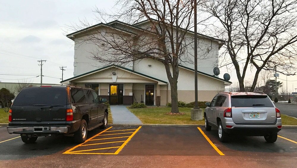 Фото Magnuson Hotel Fort Wayne North – Coliseum