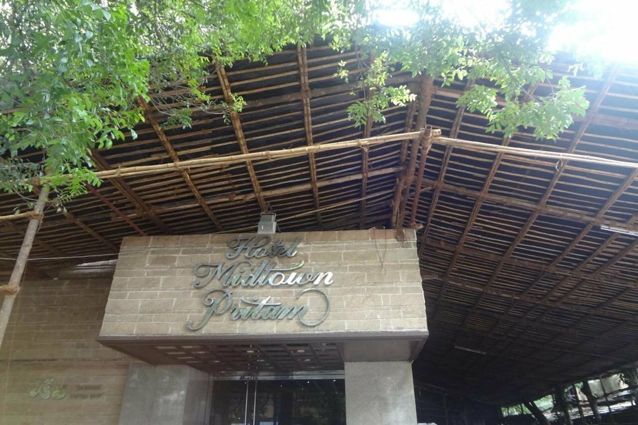 Фото Hotel Midtown Pritam