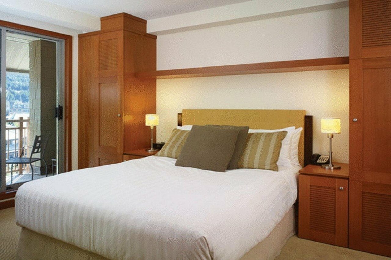 Фото Pan Pacific Whistler Village Centre