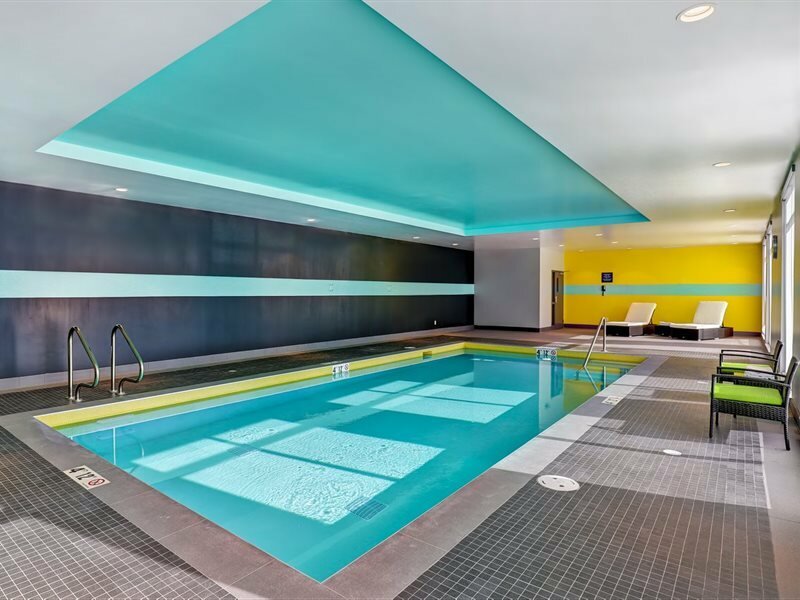 Фото Tru by Hilton Edmonton Windermere