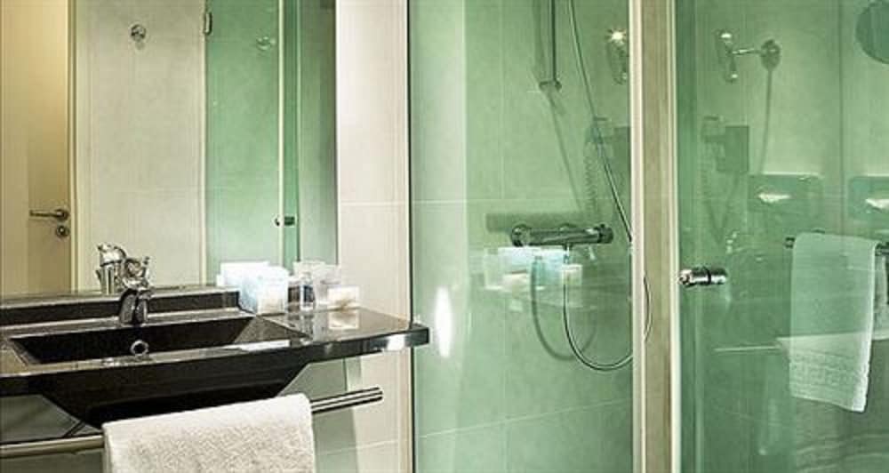 Фото Hotel Akena Biarritz - Grande plage