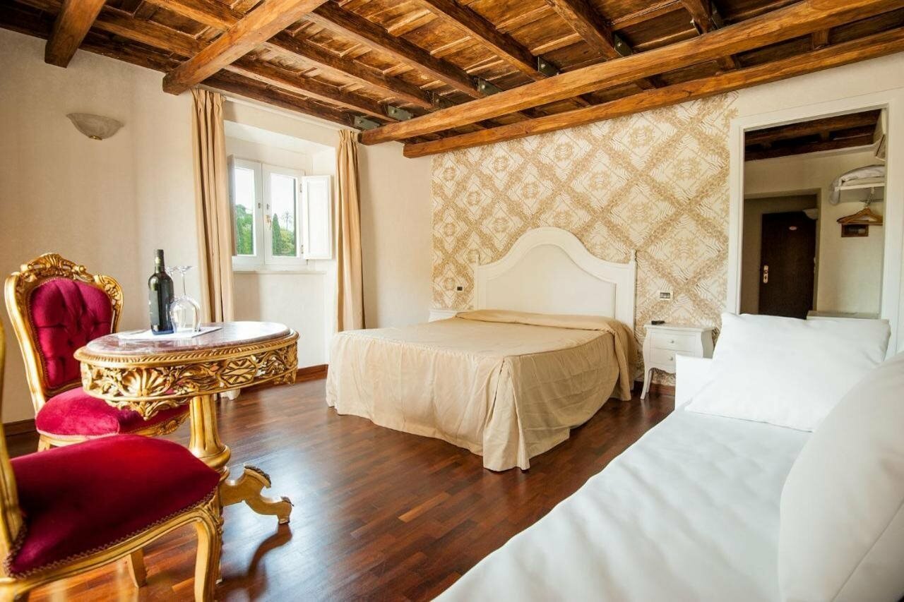 Фото Royal House