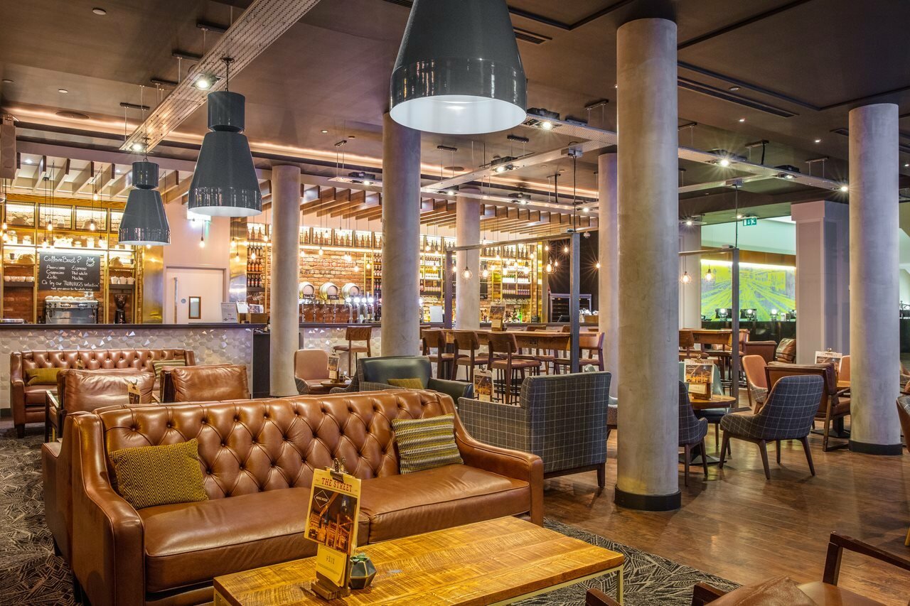 Фото DoubleTree by Hilton Manchester - Piccadilly