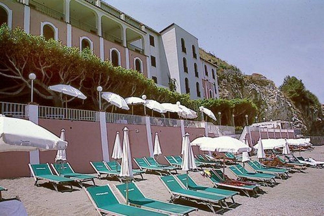 Фото Hotel Mediterranee