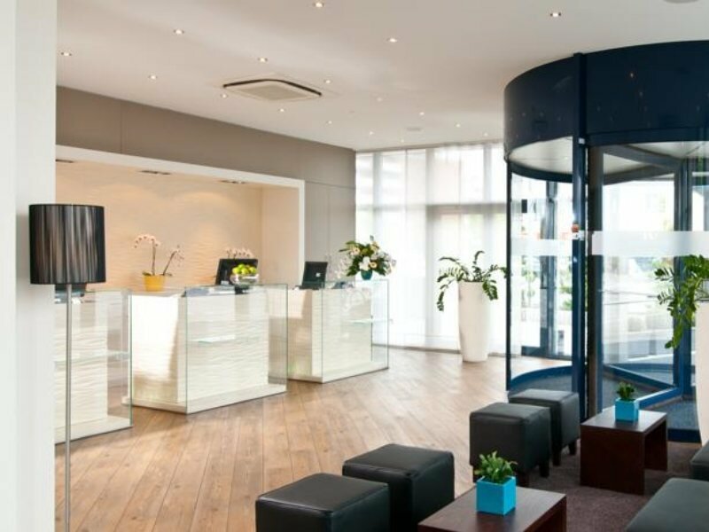 Фото Hotel Vier Jahreszeiten Lübeck