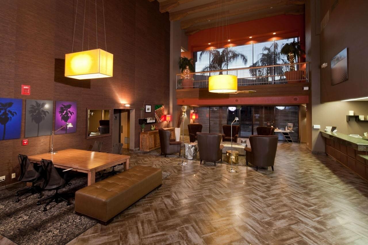 Фото Best Western Plus Scottsdale Thunderbird Suites