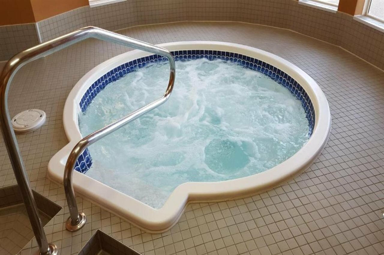 Фото SureStay Plus Hotel by Best Western Lethbridge