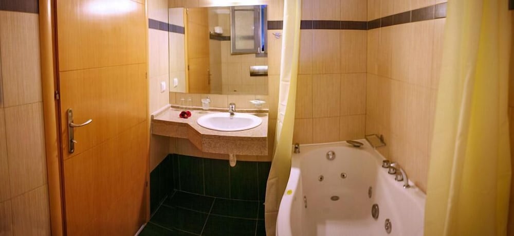 Фото Theofilos Superior Resort Hotel & SPA