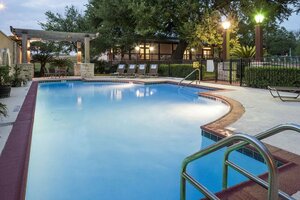 Гостиница DoubleTree by Hilton Austin - University Area