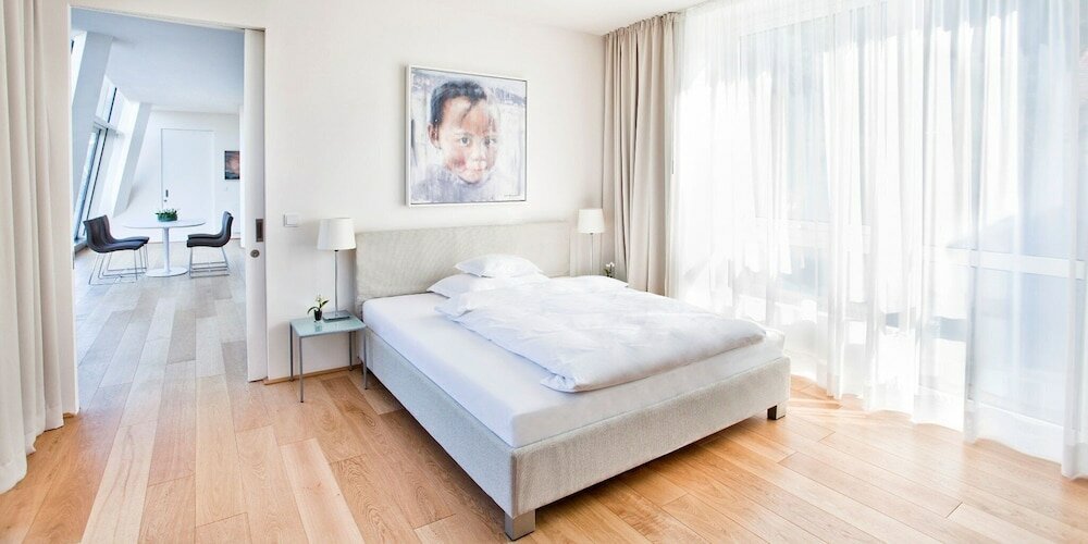 Фото Schlossberghotel - Das Kunsthotel