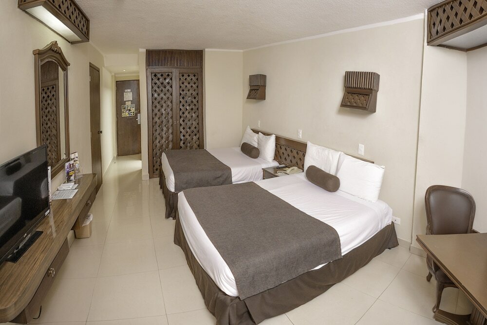 Фото Hotel Plaza Kokai