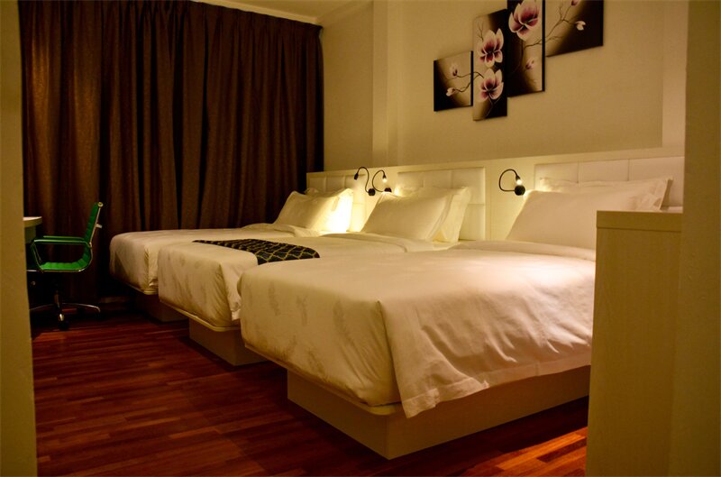 Фото Pine Garden Hotel