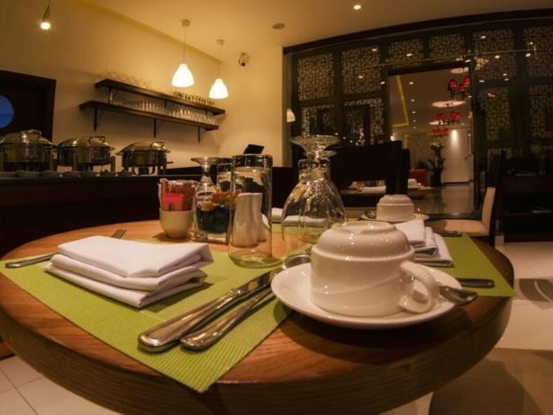 Фото Meneur Hotel