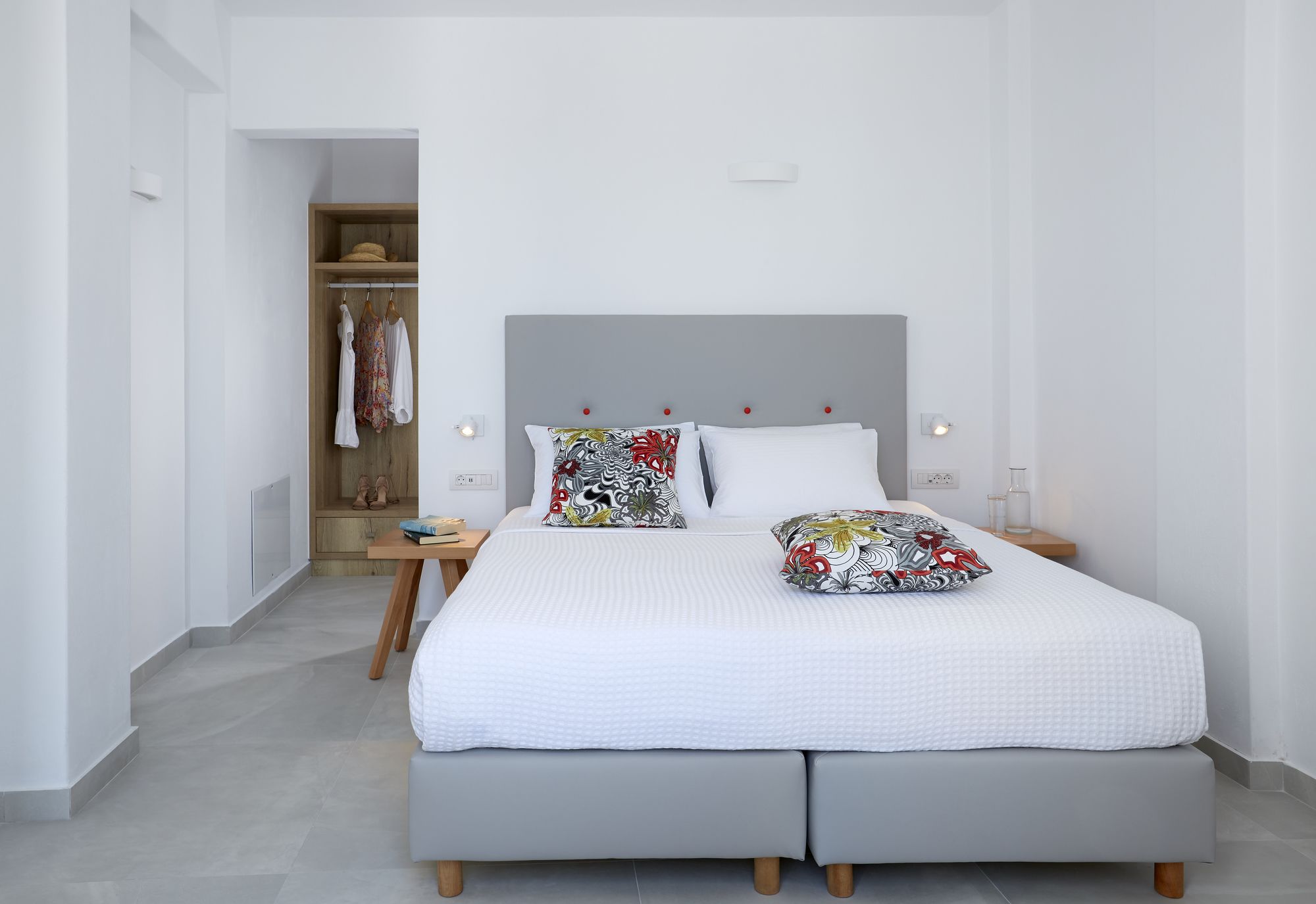 Фото Aperanto Suites