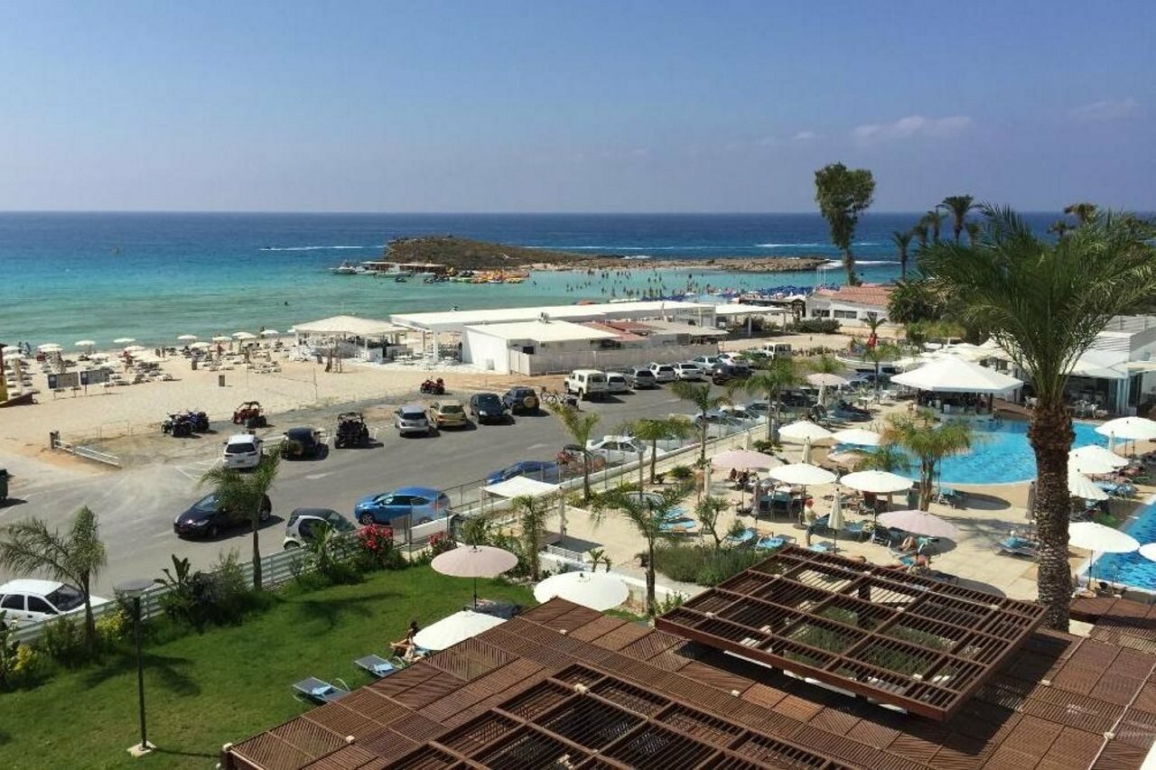 Фото Vassos Nissi Plage Hotel & SPA