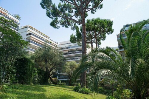 Гостиница Pierre & Vacances Résidence La Rostagne в Антибе