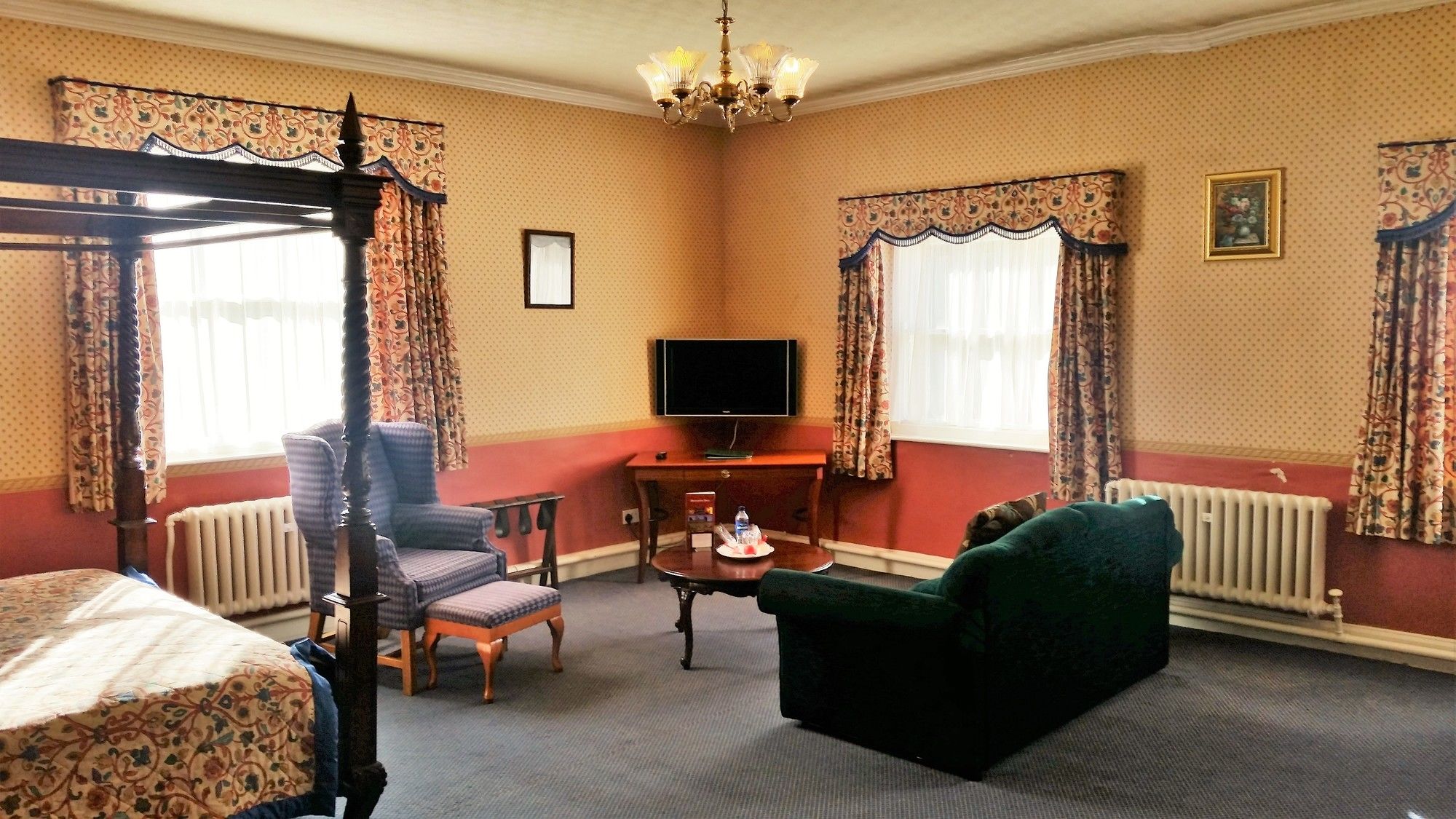 Фото отеля 2