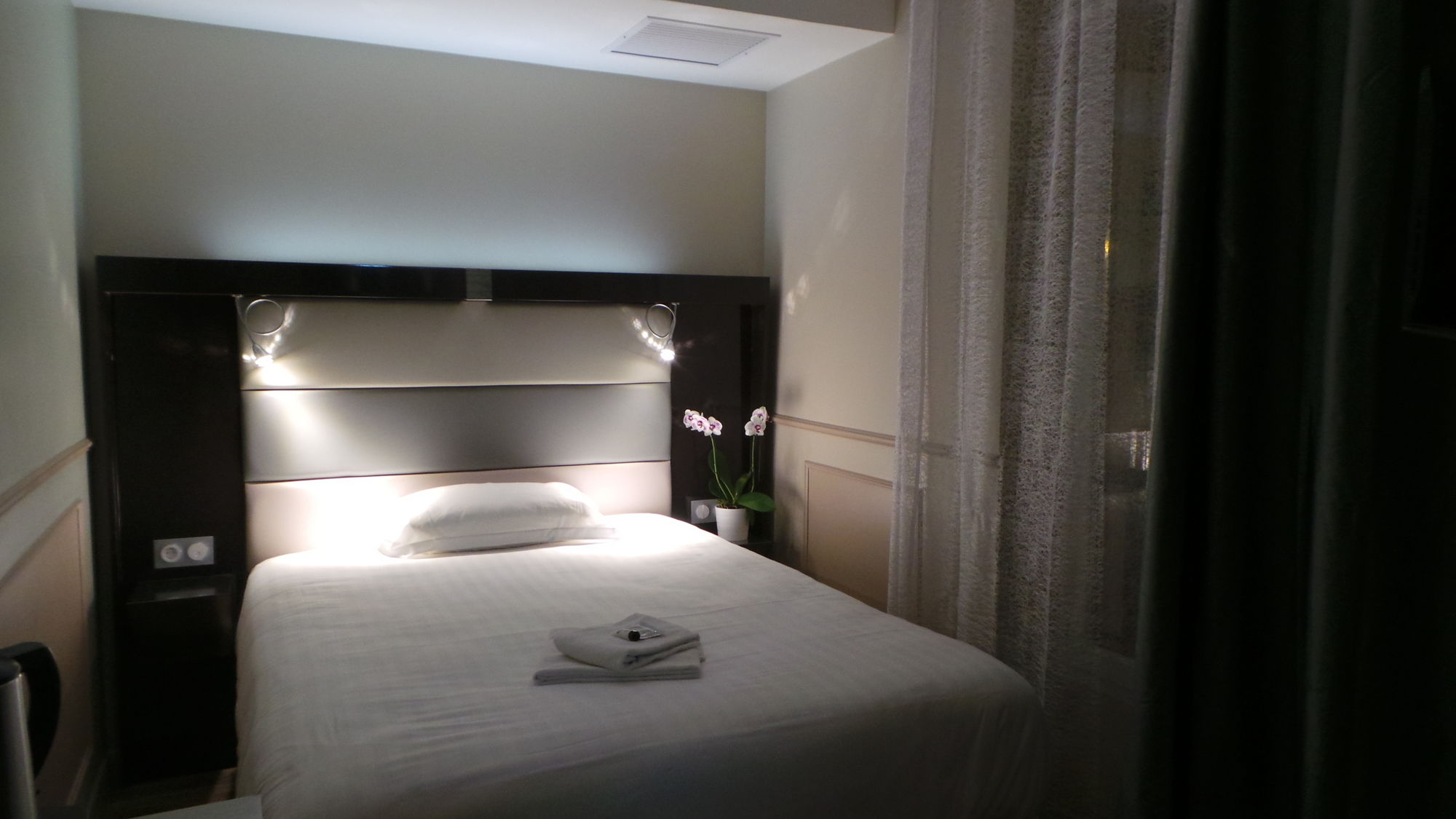 Фото Hôtel District République