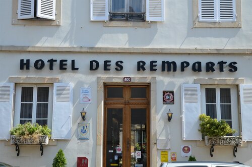 Гостиница Hotel Les Remparts в Боне