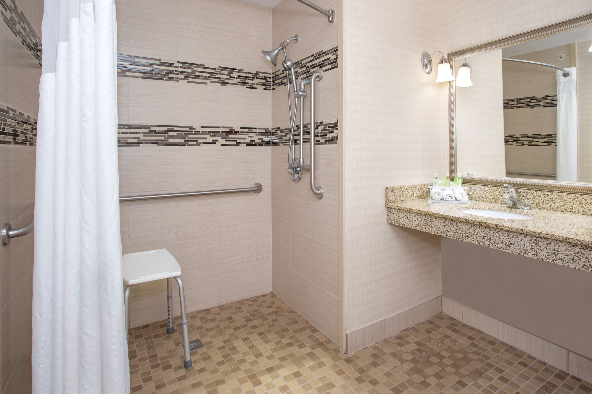 Фото Holiday Inn Express Lexington North-Georgetown, an Ihg Hotel