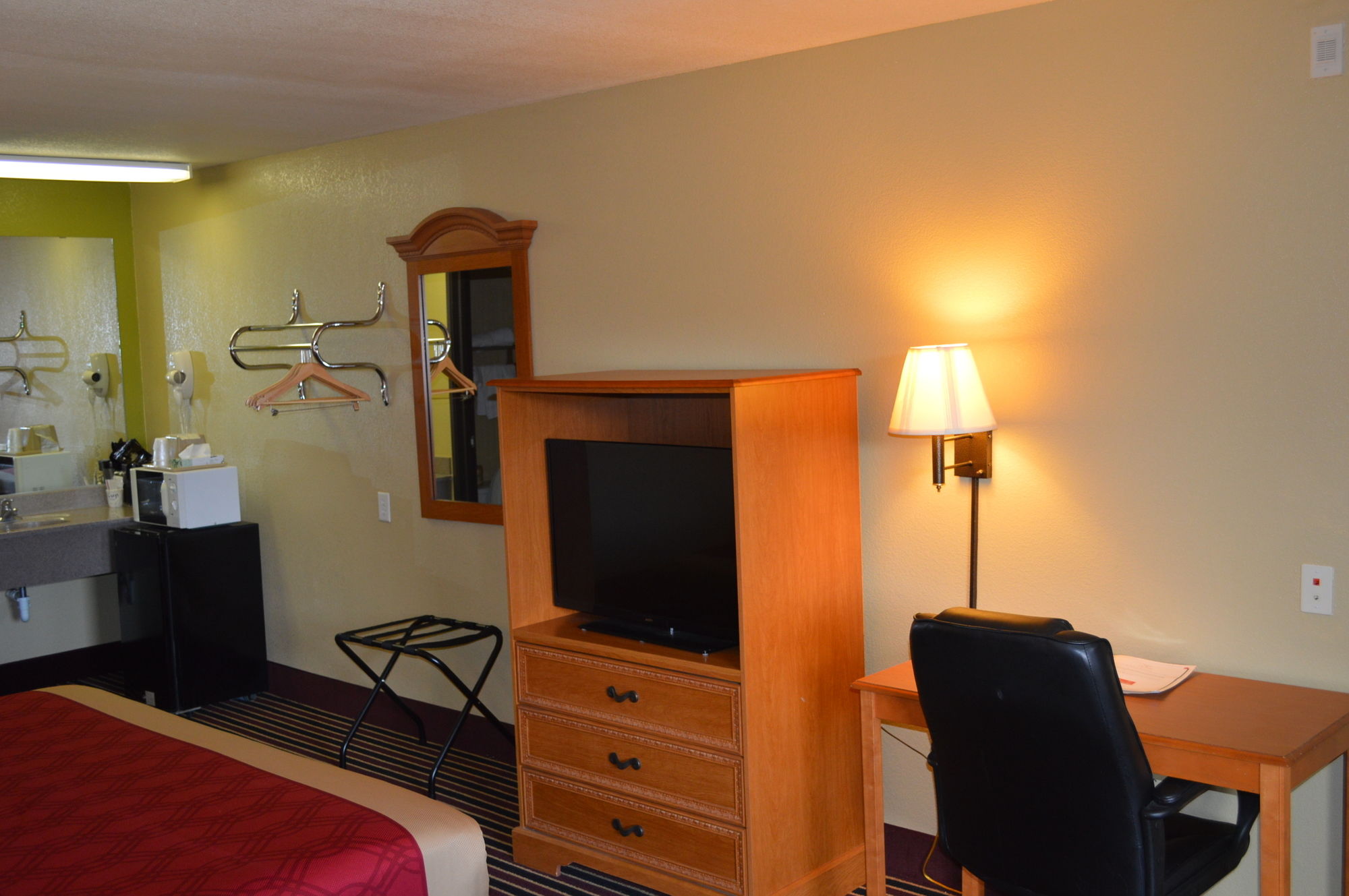 Фото Econo Lodge Lake Charles University Area