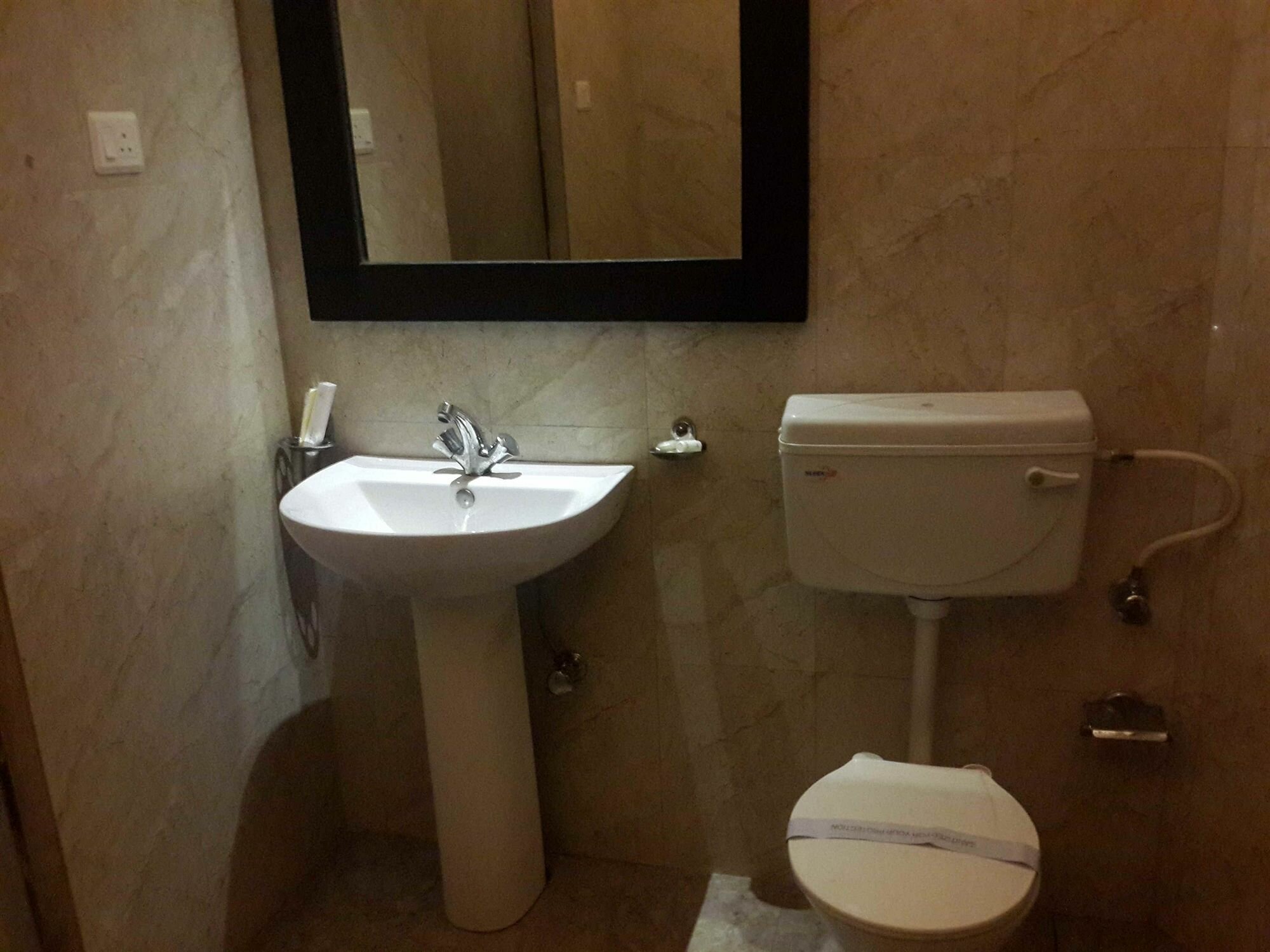 Фото Hotel Varuna