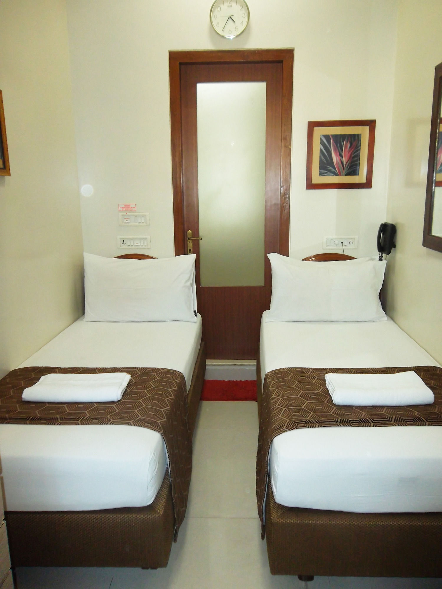 Фото Elphinstone Hotel