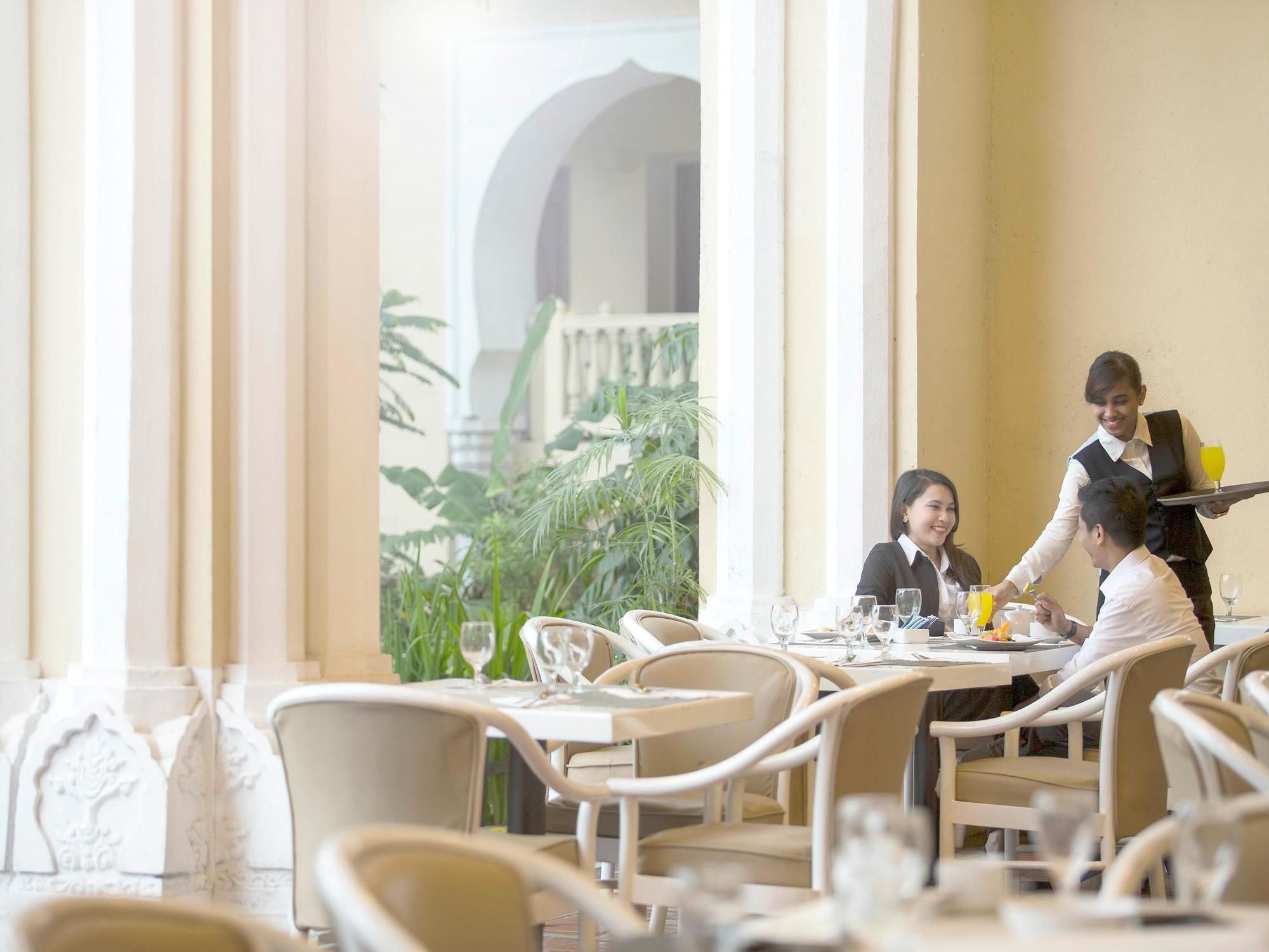 Фото Novotel Bukittinggi