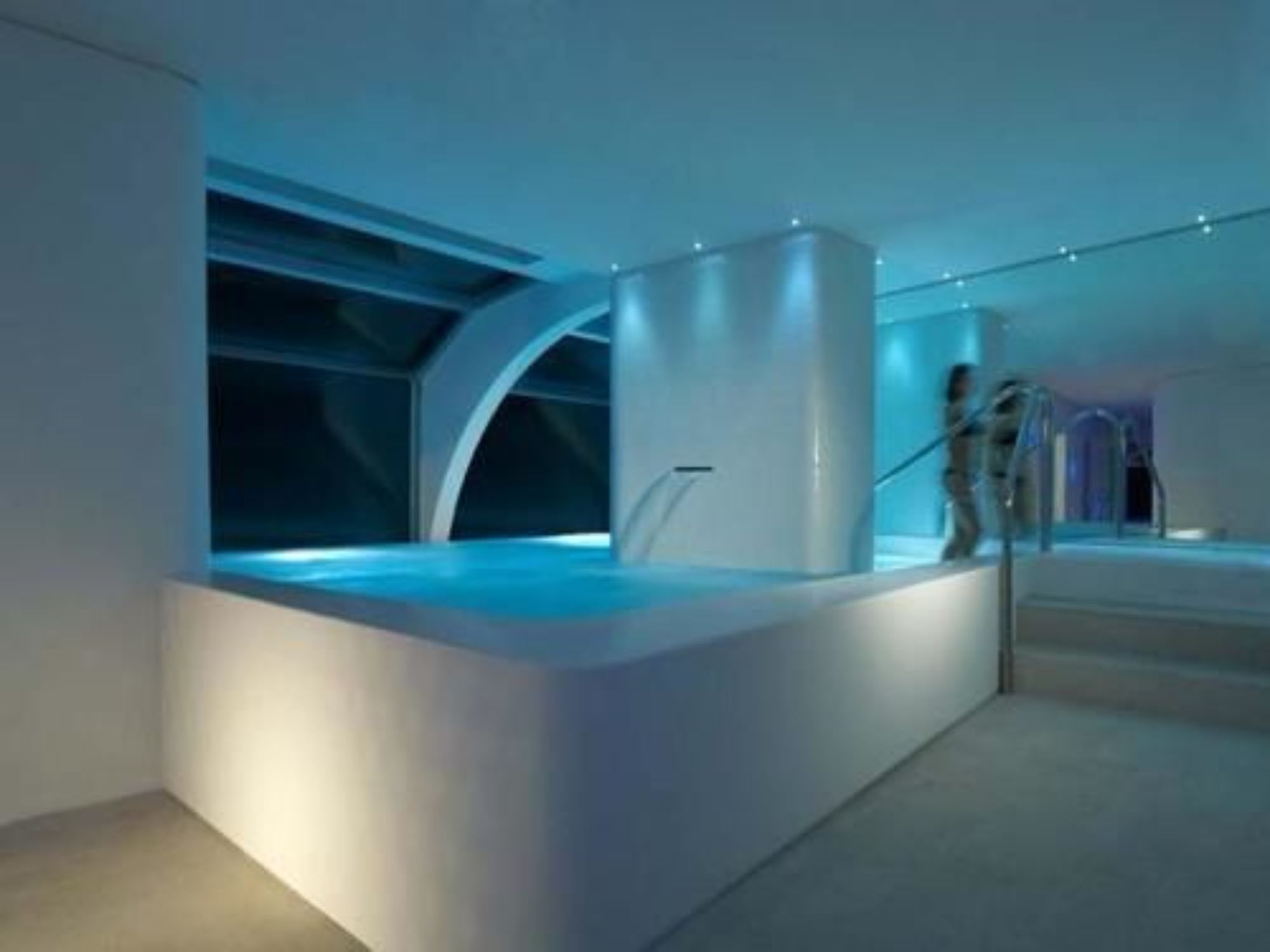 Фото I-Suite Hotel