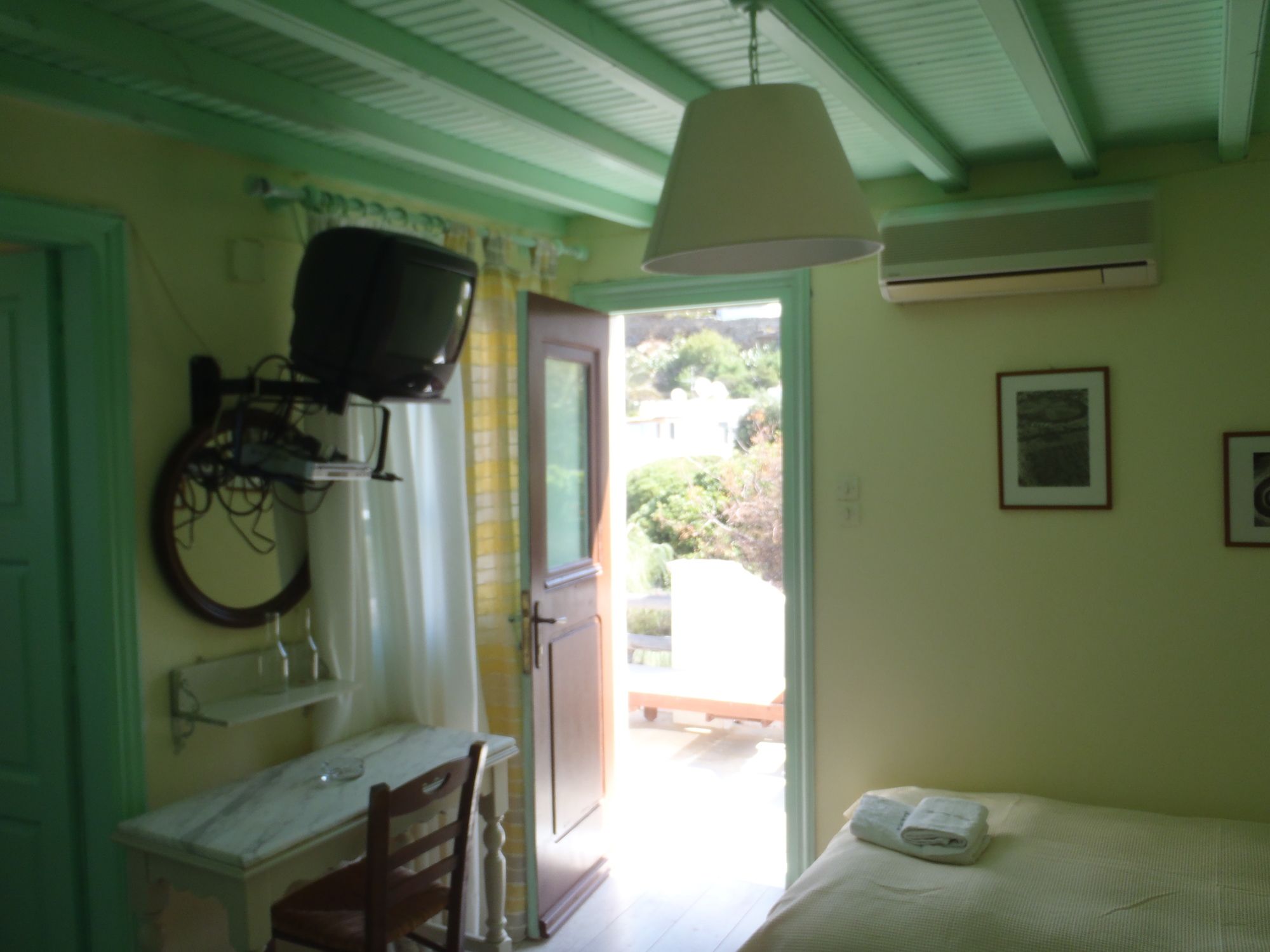 Фото Studios and Suites Rania